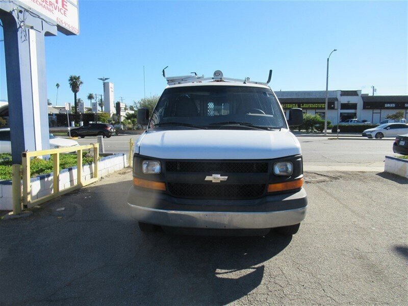 Used 2014 Chevrolet Express 2500 RWD image 4