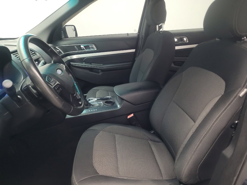Used 2016 Ford Explorer XLT FWD image 17