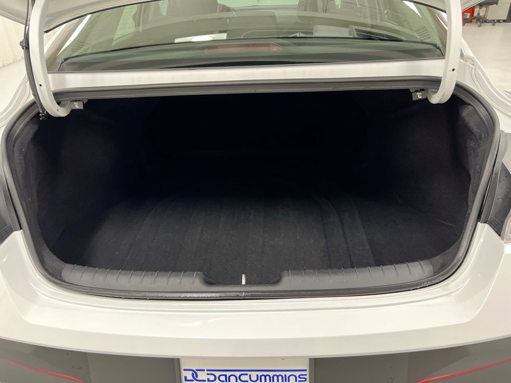 Used 2024 Hyundai Elantra SEL FWD image 24
