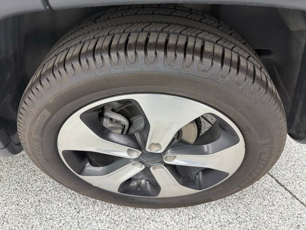 Used 2018 Jeep Compass Latitude w/ Popular Equipment Group FWD image 10