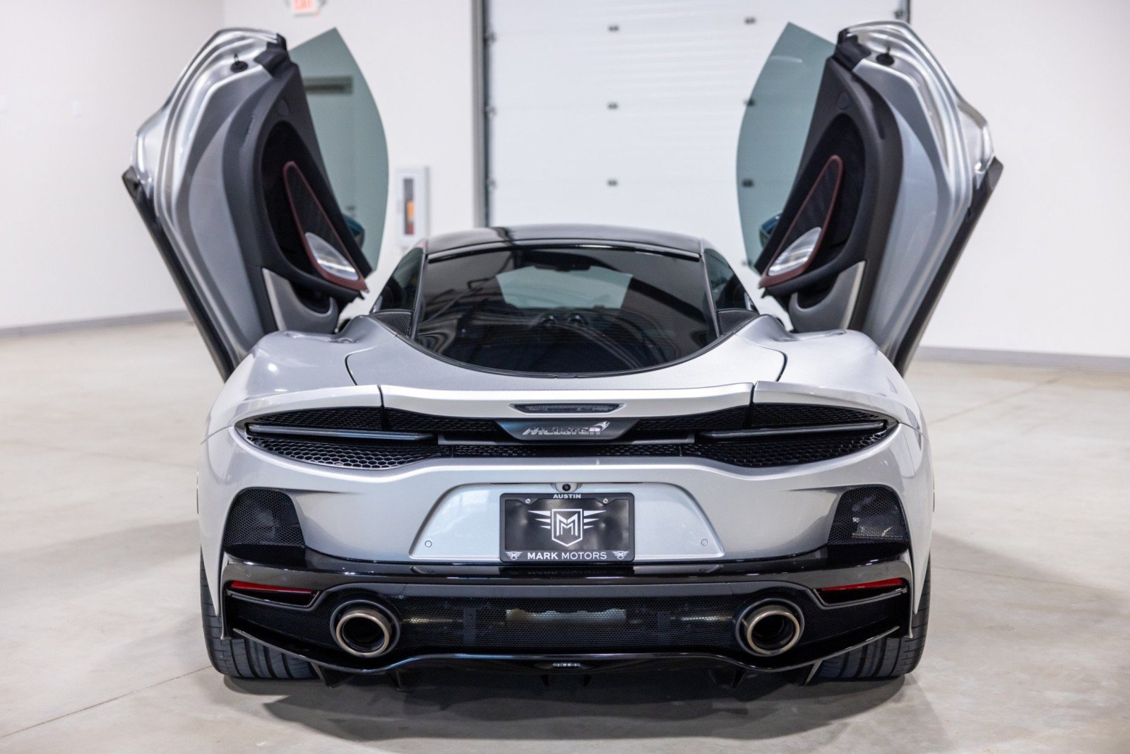 Used 2022 McLaren GT RWD image 8