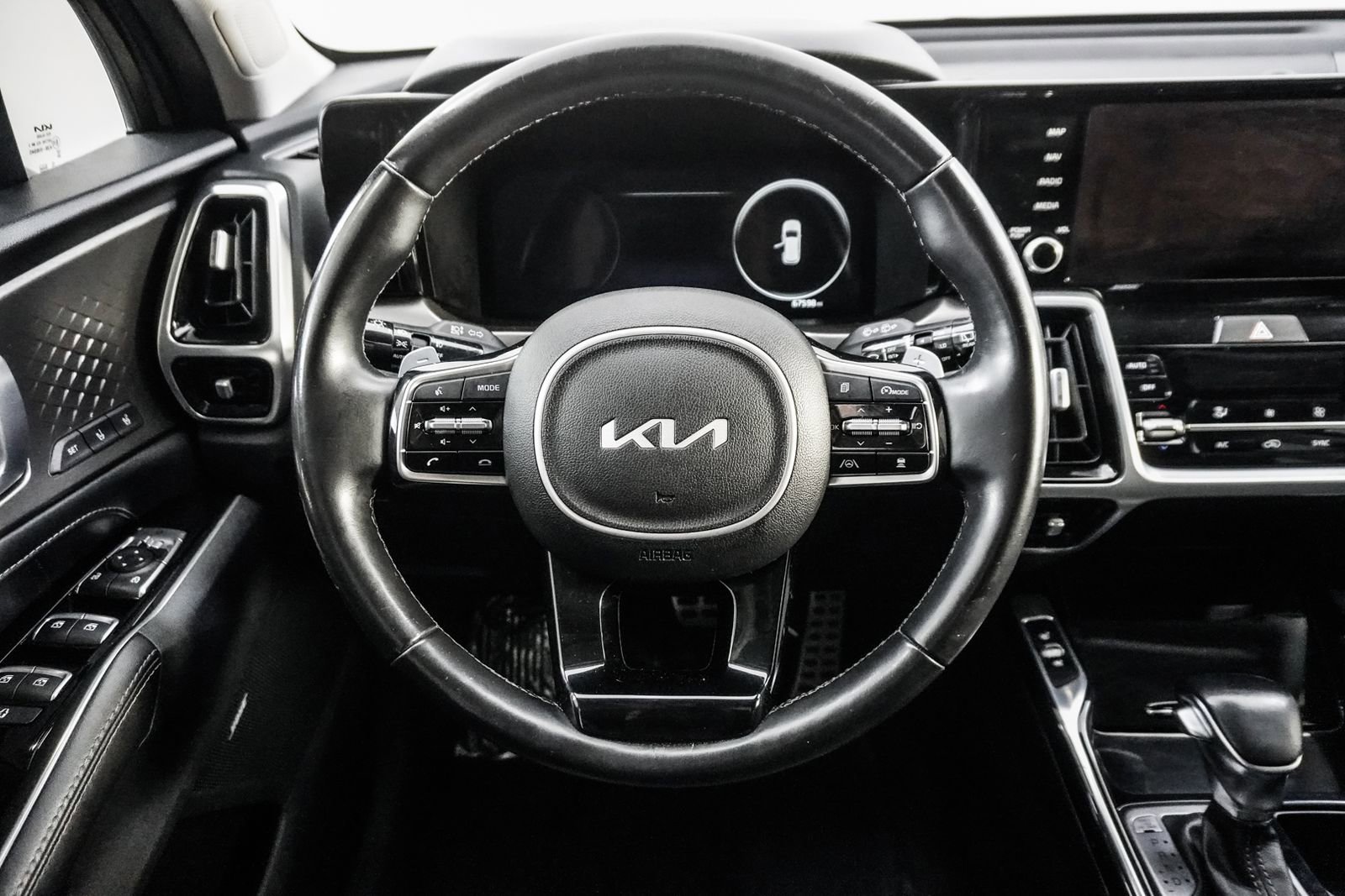 Used 2022 Kia Sorento SX image 22