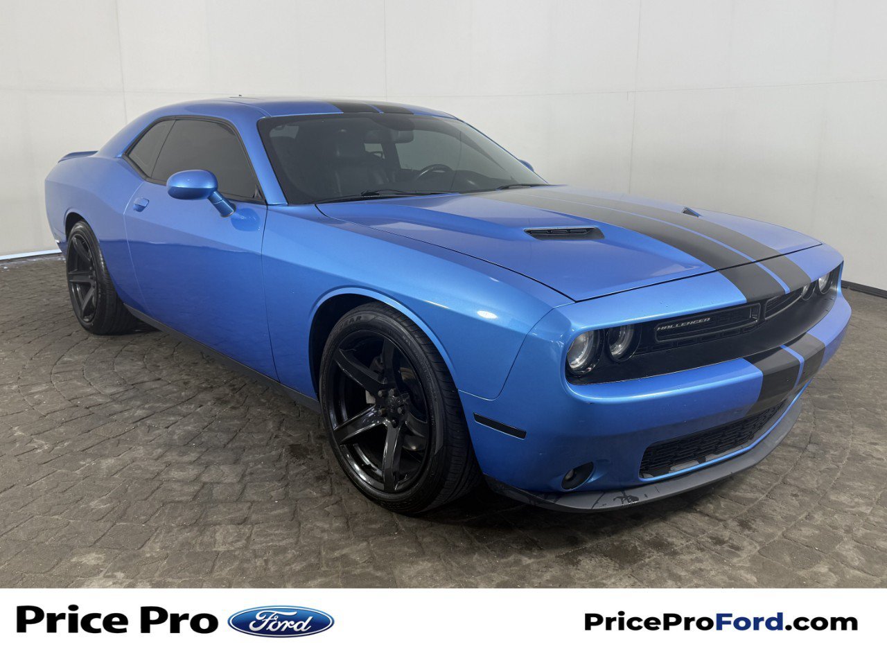 Used 2015 Dodge Challenger SXT Plus w/ Sound Group II RWD image 1