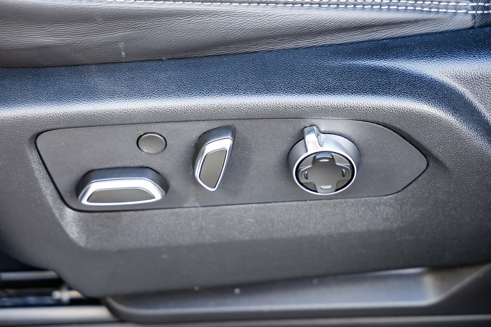 Used 2024 GMC Yukon XL Denali Ultimate image 24