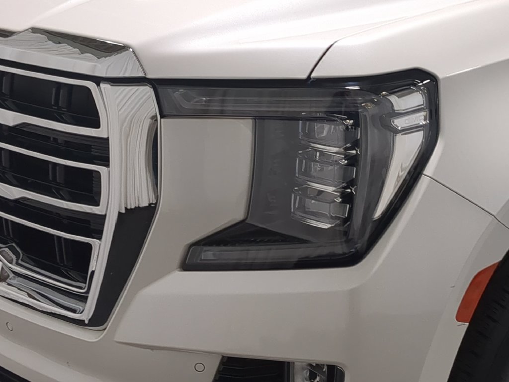 Used 2024 GMC Yukon XL SLT w/ SLT Luxury Package AWD/4WD image 11