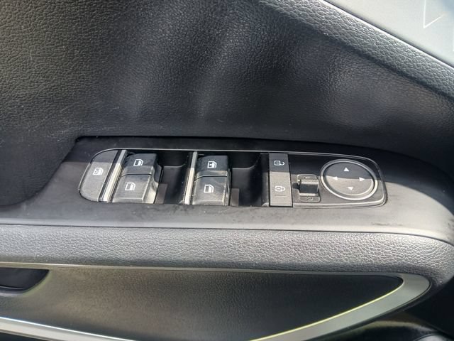 Certified 2025 Kia Soul LX w/ LX Technology Package FWD image 32