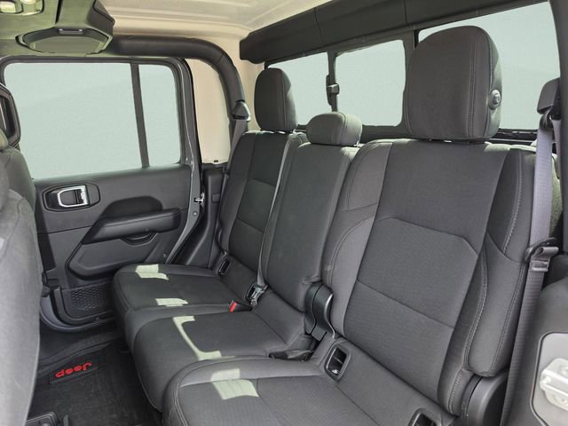 Used 2023 Jeep Gladiator Overland w/ LED Lighting Group AWD/4WD image 22