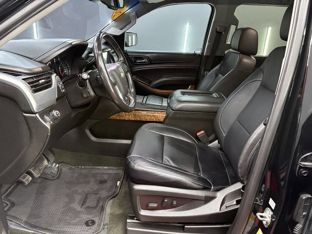 Used 2018 Chevrolet Suburban Premier image 9