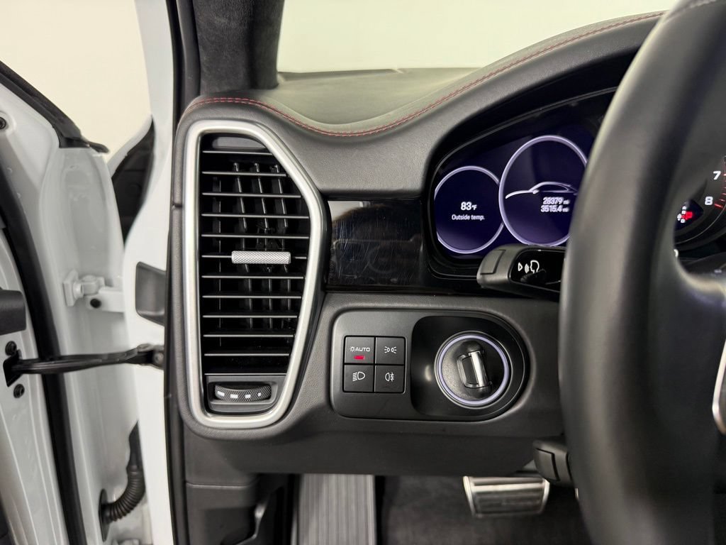 Certified 2023 Porsche Cayenne GTS AWD/4WD image 25