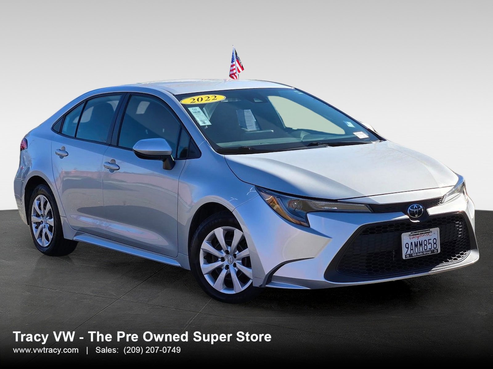 Used 2022 Toyota Corolla LE image 1