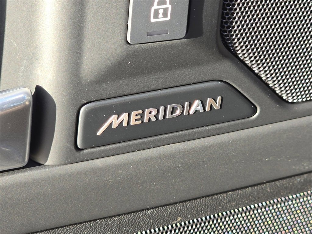 New 2025 Land Rover Defender 110 S image 8