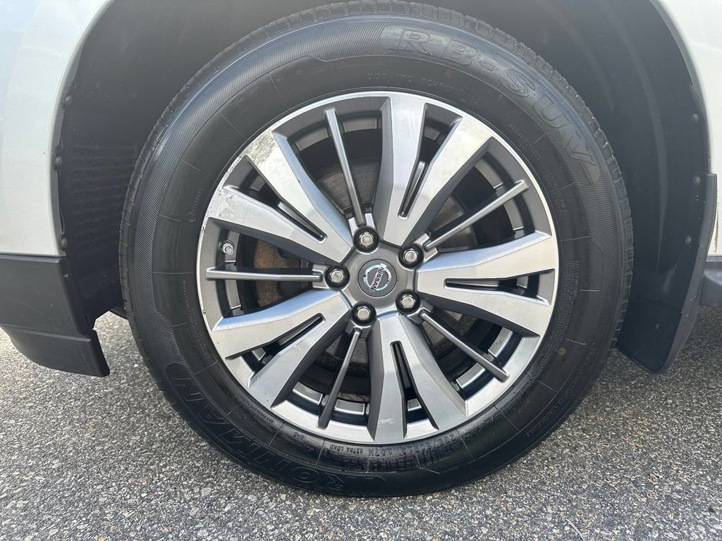 Used 2018 Nissan Pathfinder S AWD/4WD image 10