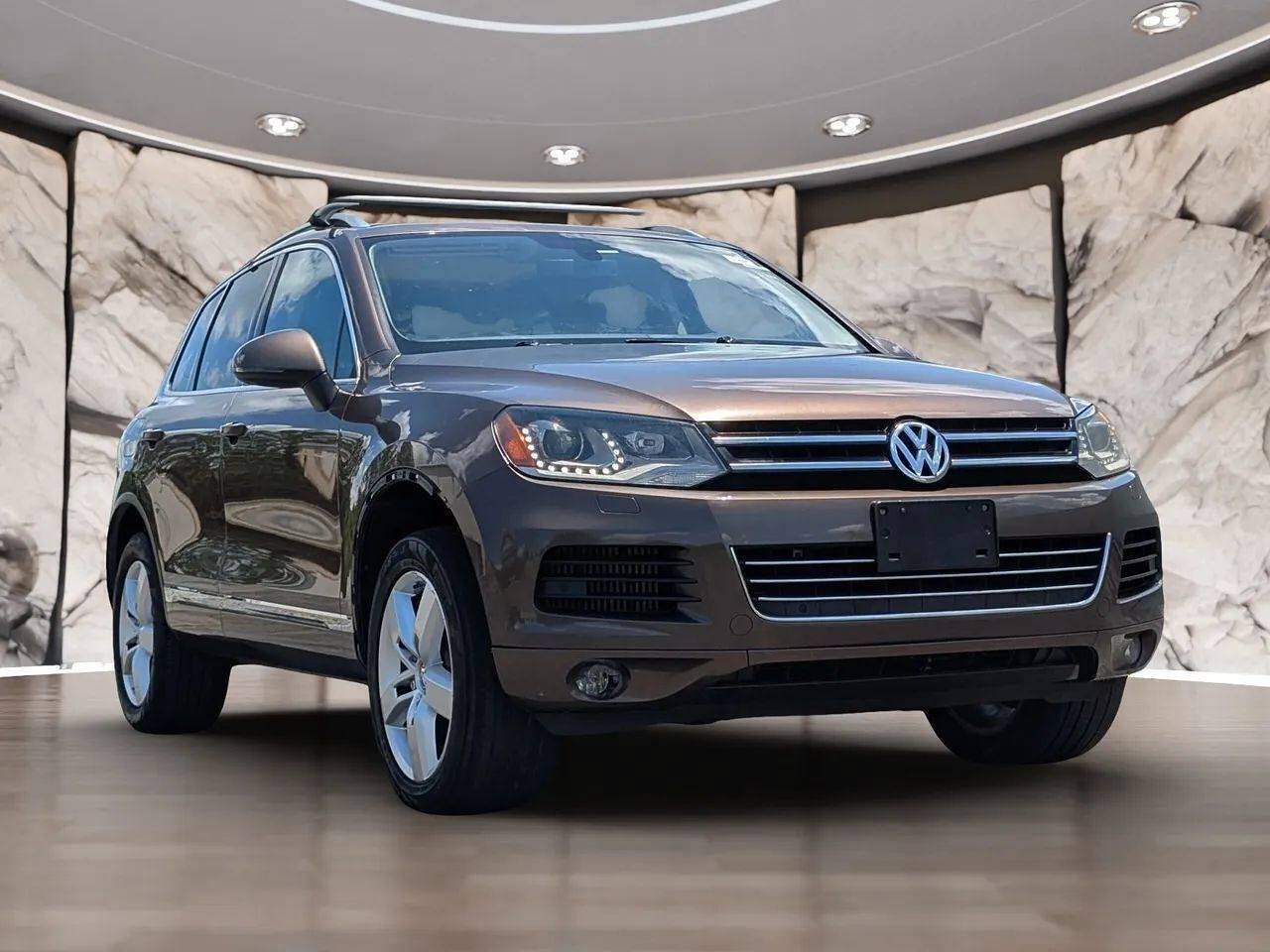 Used 2011 Volkswagen Touareg TDI AWD/4WD image 18