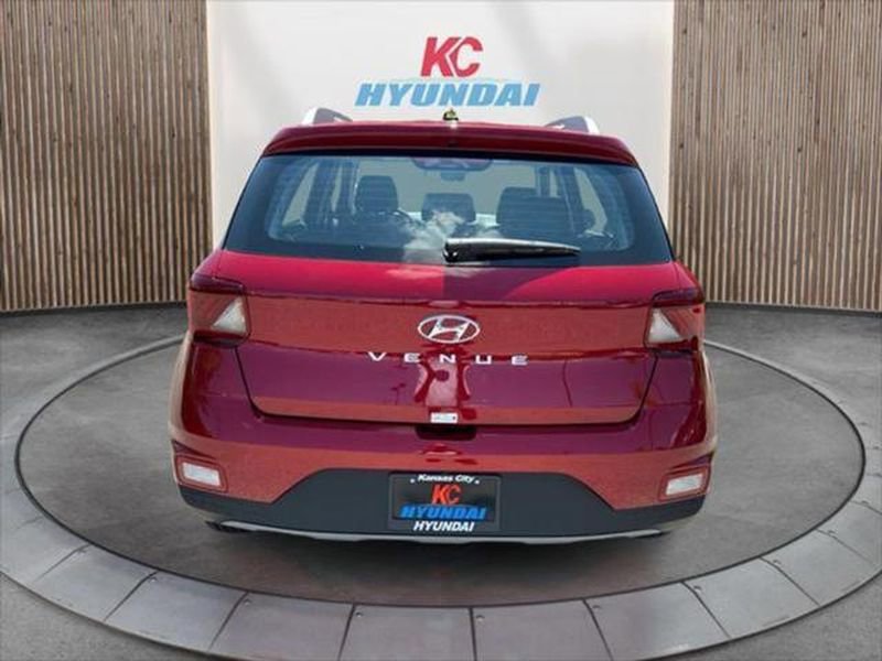 New 2025 Hyundai Venue Limited image 4