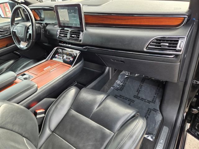 Used 2019 Lincoln Navigator Select w/ Technology Package image 23