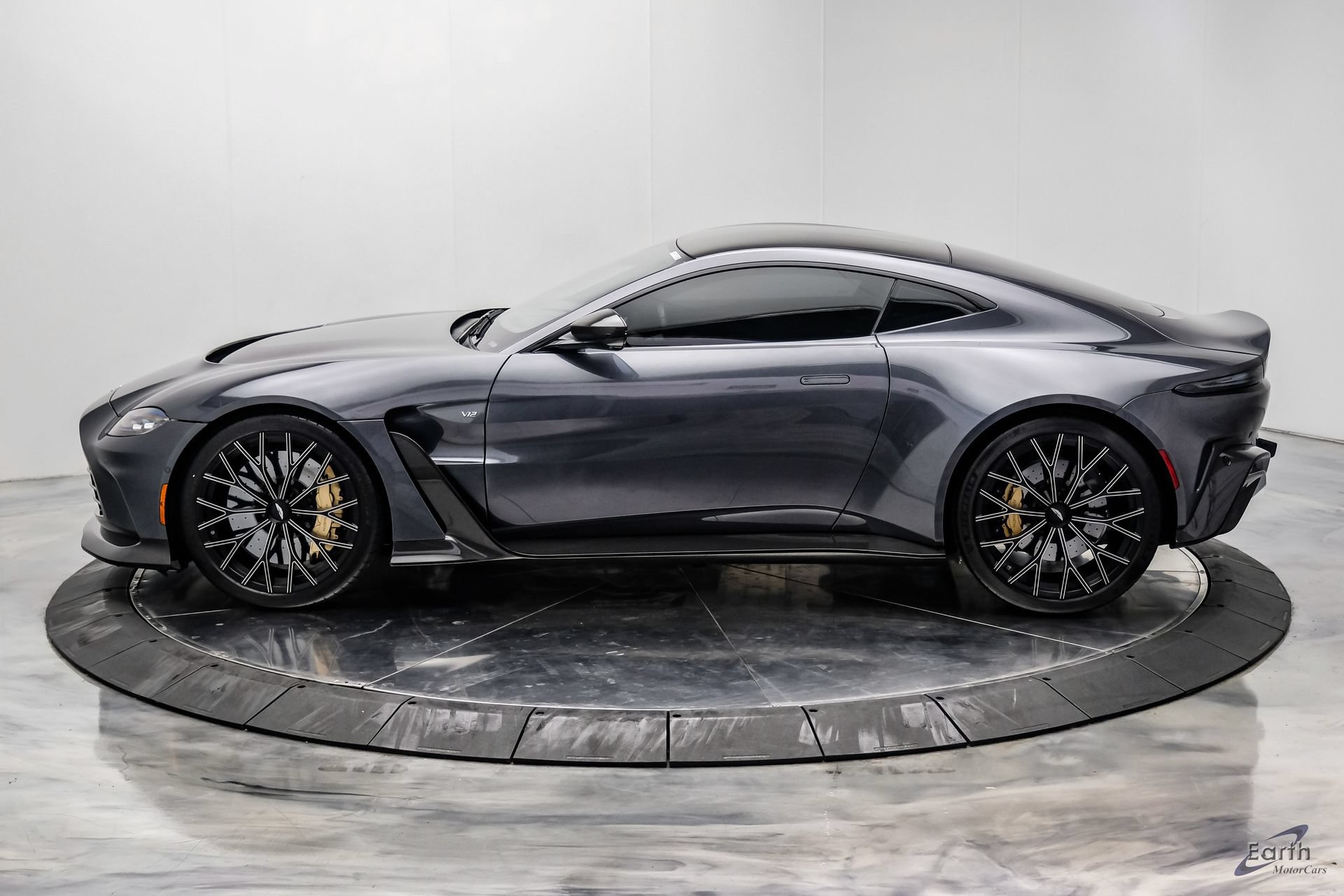 Used 2023 Aston Martin V12 Vantage RWD image 9