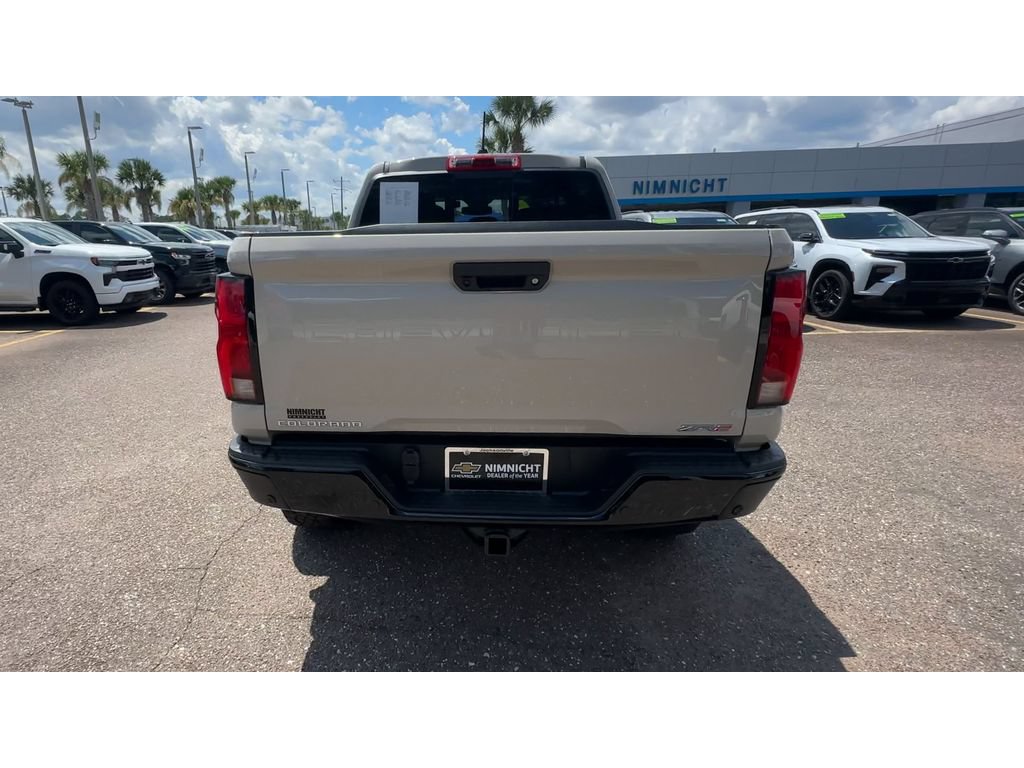 Used 2026 Chevrolet Colorado ZR2 w/ Technology Package AWD/4WD image 3
