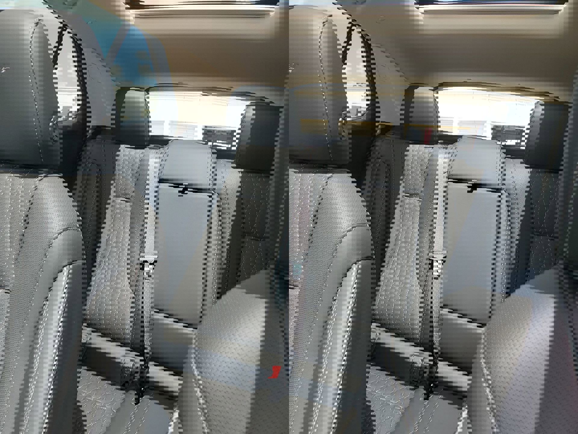 Certified 2022 Buick Envision Avenir w/ Technology Package II image 29
