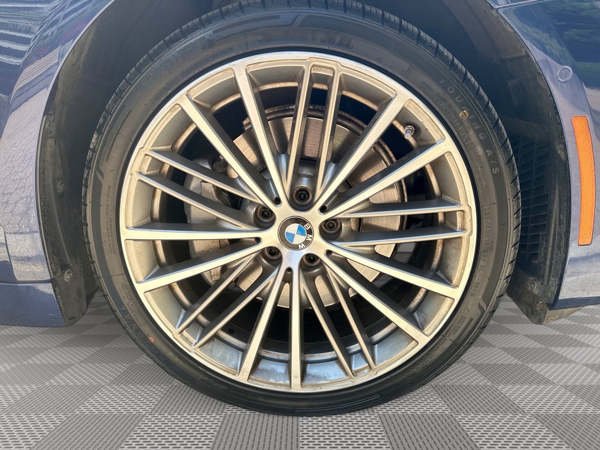 Used 2019 BMW 530e xDrive w/ Premium Package AWD/4WD image 31