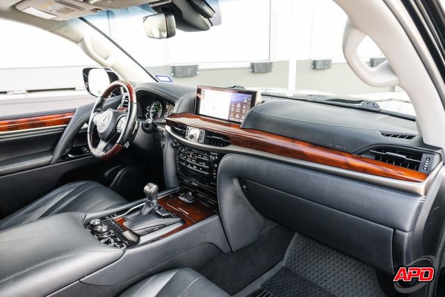 Used 2021 Lexus LX 570 4WD w/ Luxury Package image 22