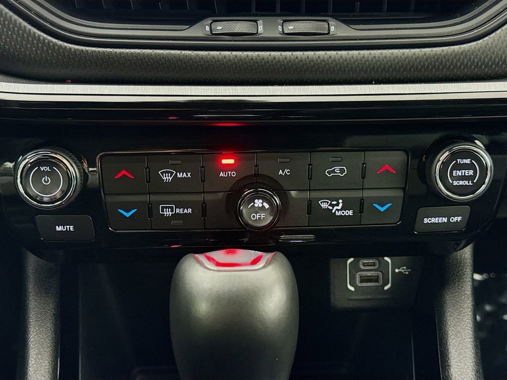 Used 2024 Jeep Compass Trailhawk AWD/4WD image 18