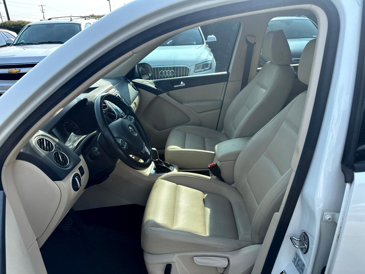 Used 2017 Volkswagen Tiguan S FWD image 7