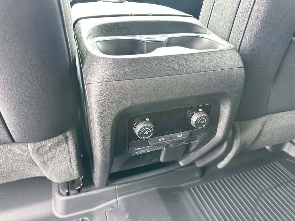 New 2026 Chevrolet Traverse LT w/ Midnight/Sport Edition image 18