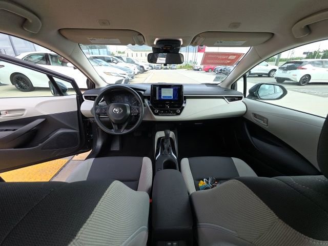 Used 2025 Toyota Corolla LE image 25