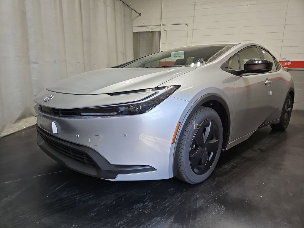 New 2026 Toyota Prius LE image 3