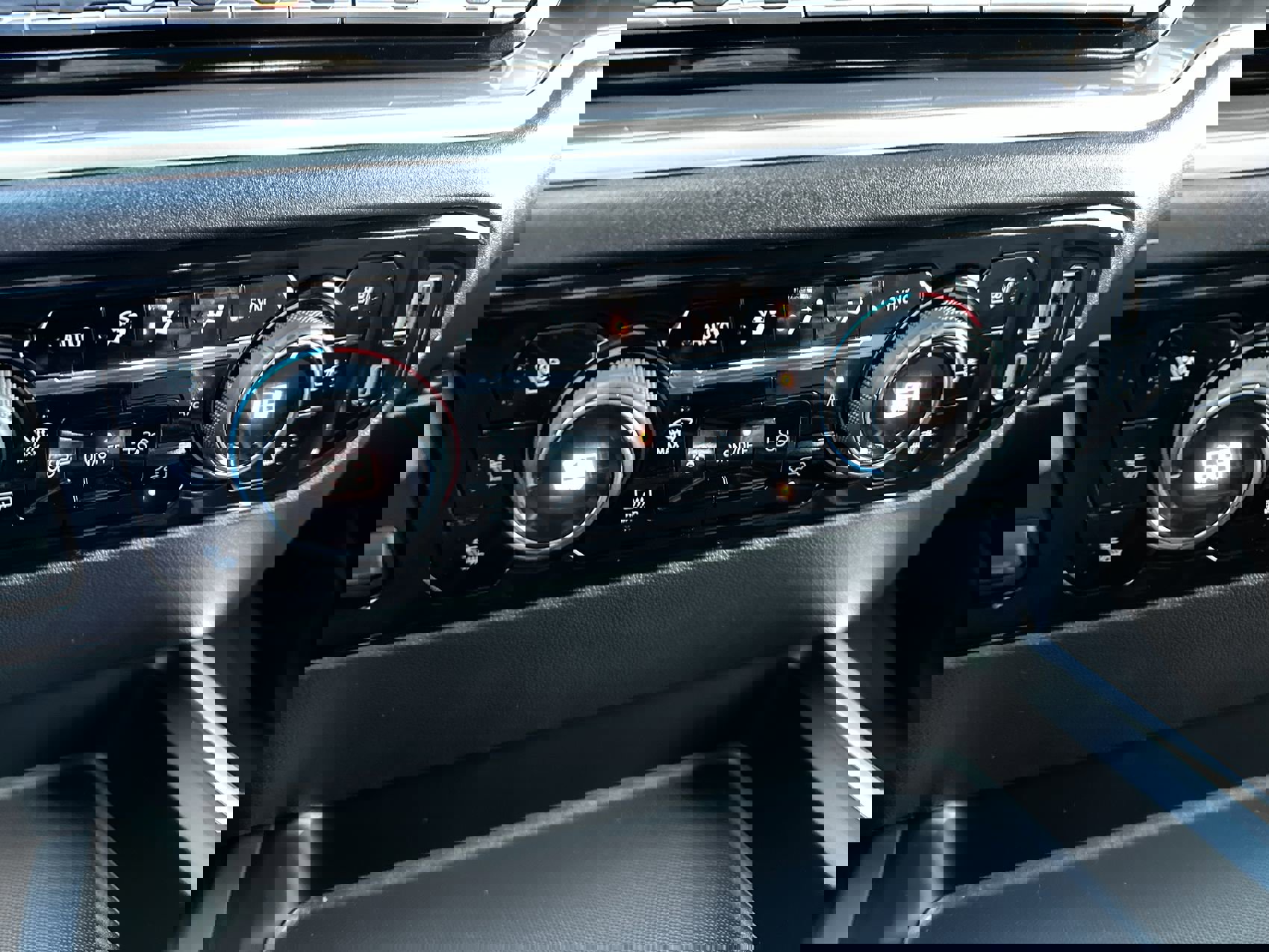 Used 2025 Chevrolet Silverado 2500 High Country w/ Technology Package image 19