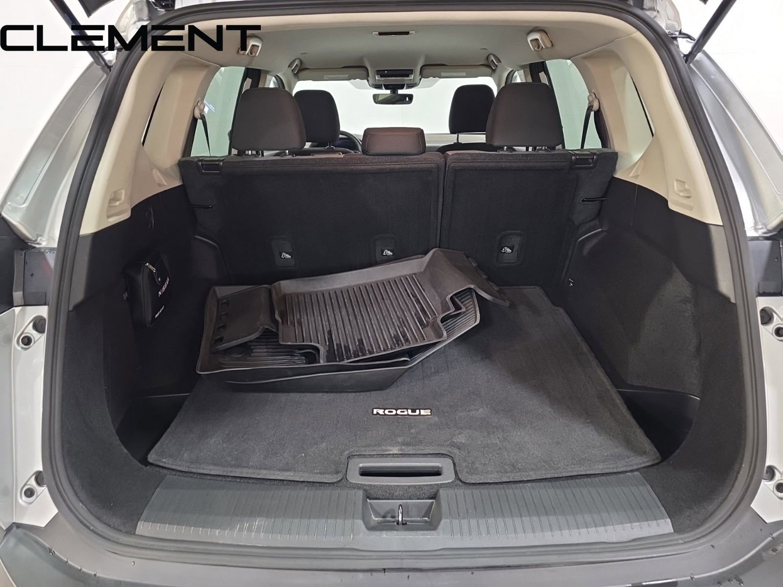 Used 2022 Nissan Rogue SV image 12