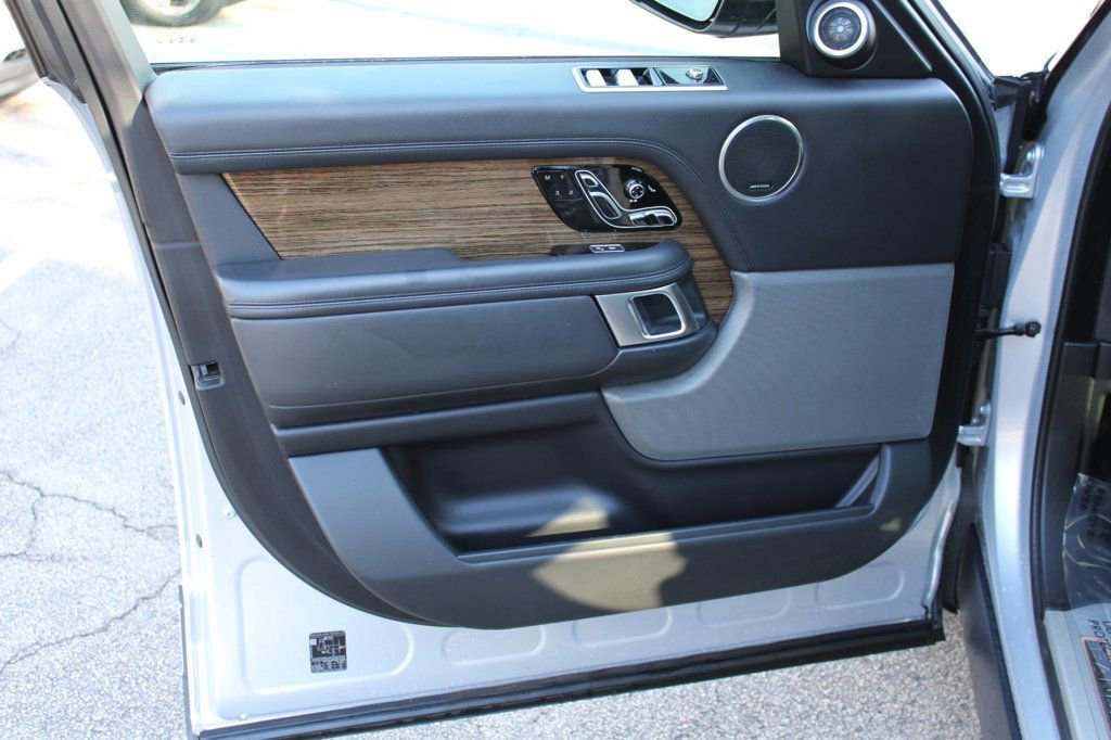 Used 2019 Land Rover Range Rover Supercharged image 16