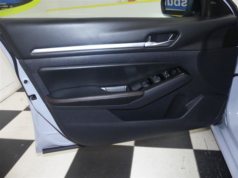 Used 2024 Nissan Altima 2.5 SR FWD image 23