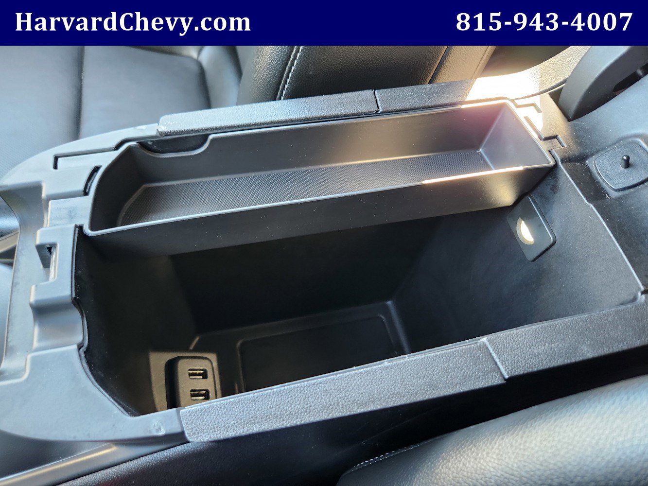 Used 2024 GMC Terrain SLT image 12