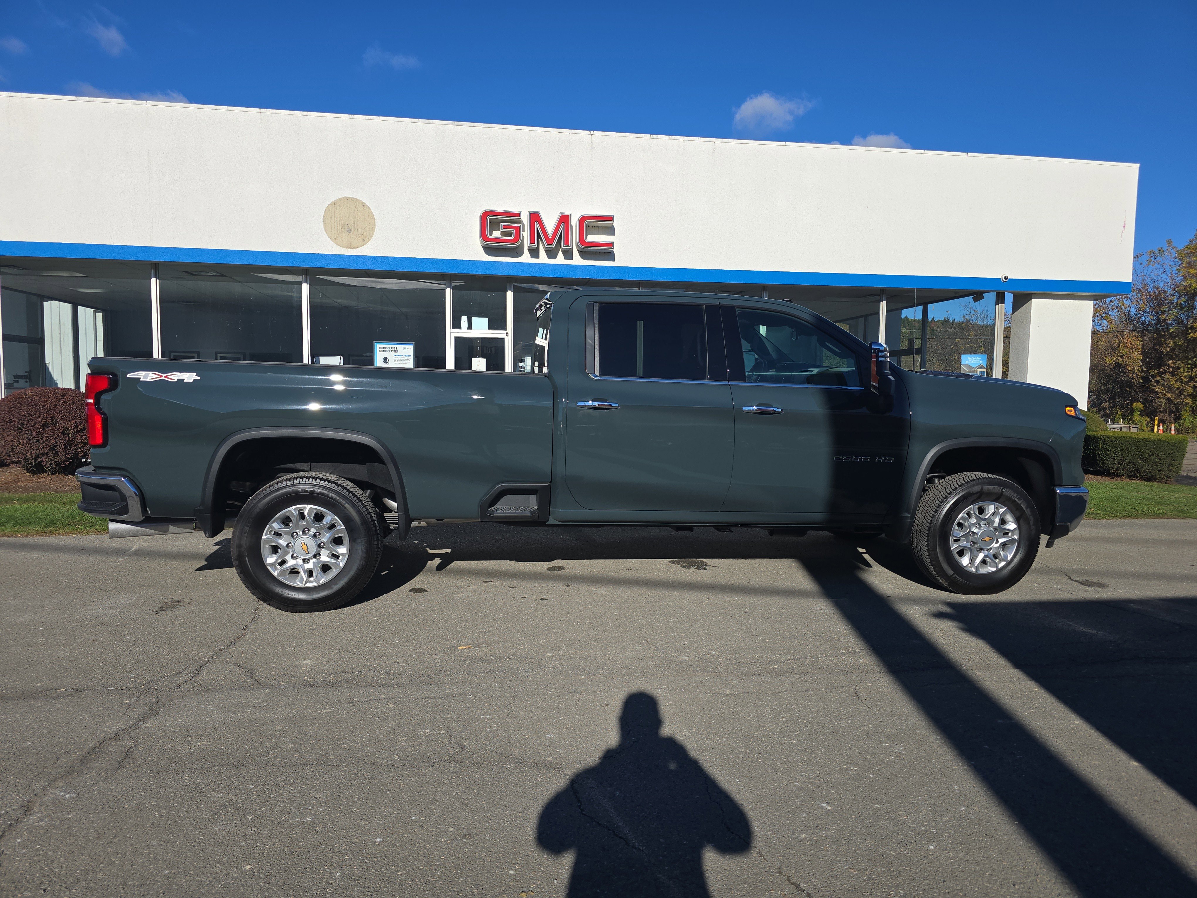Used 2025 Chevrolet Silverado 2500 LTZ w/ Snow Plow Prep/Camper Package video 2