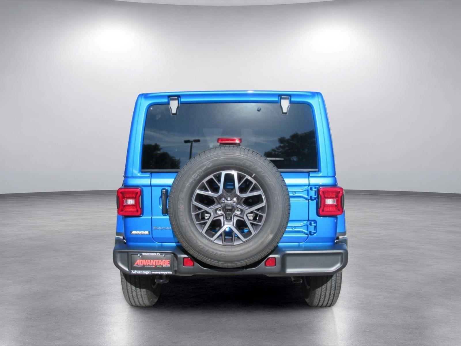 New 2026 Jeep Wrangler Unlimited Sahara w/ Technology Group AWD/4WD image 6