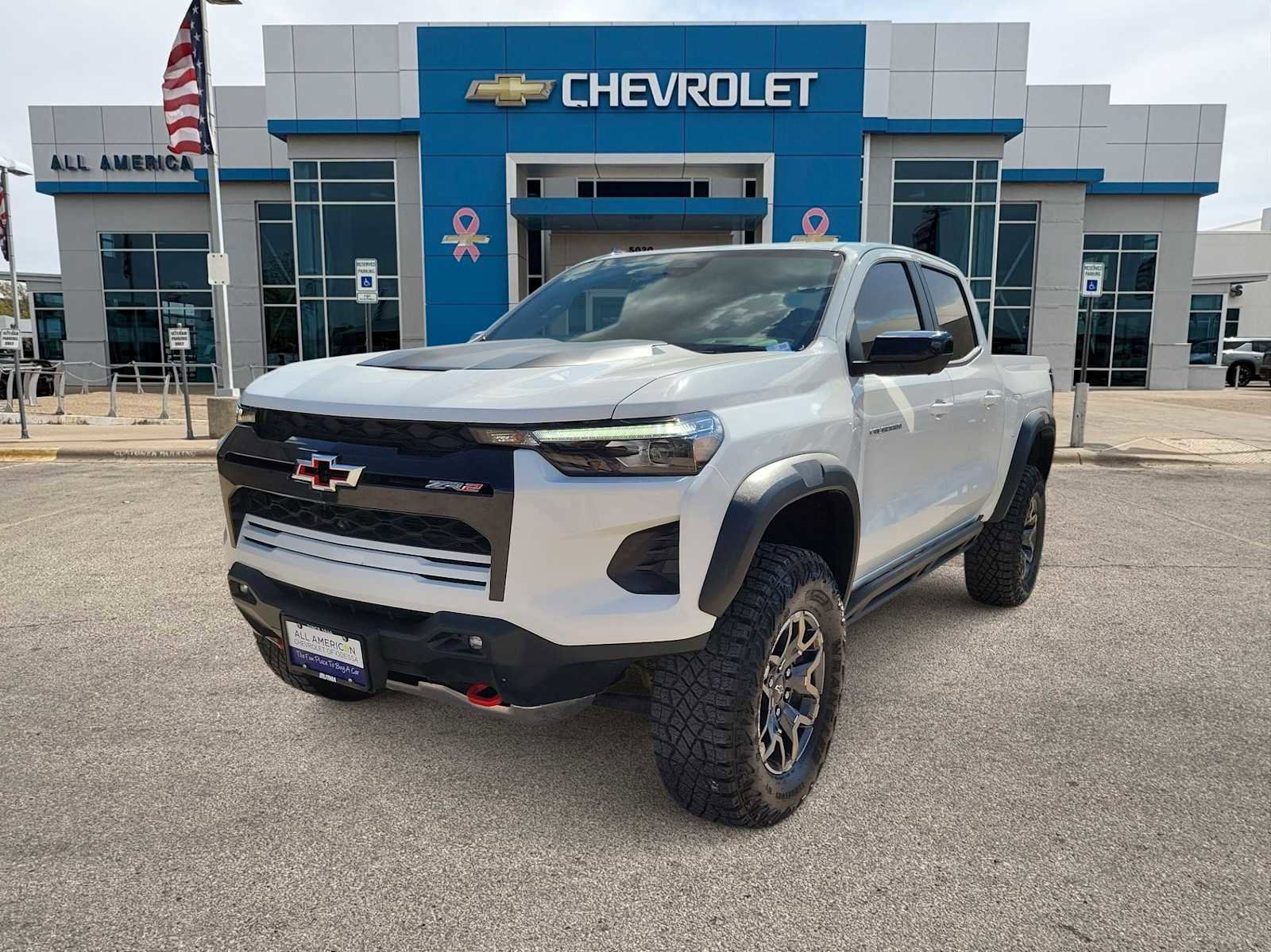 Used 2023 Chevrolet Colorado ZR2 w/ ZR2 Convenience Package III image 1