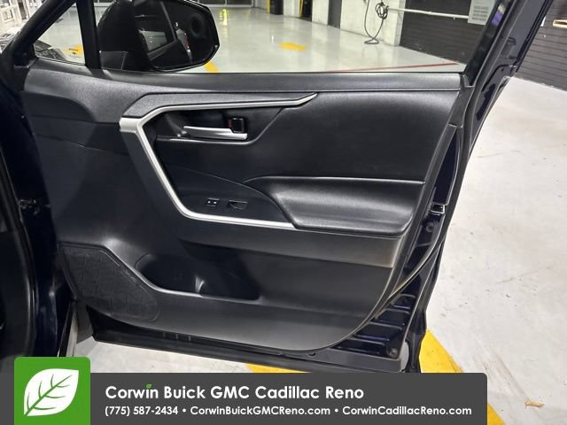 Used 2019 Toyota RAV4 XLE w/ Carpet Mat Package AWD/4WD image 39