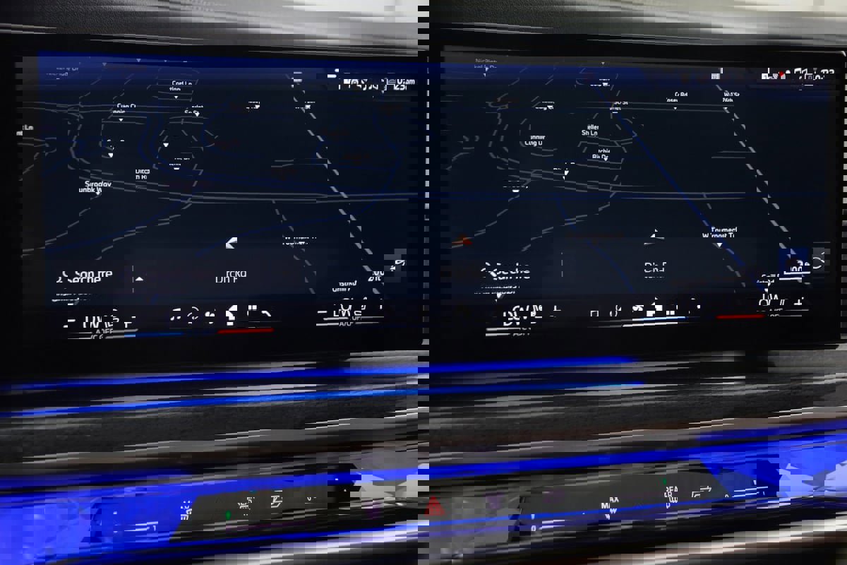 Used 2023 BMW 760i xDrive image 9