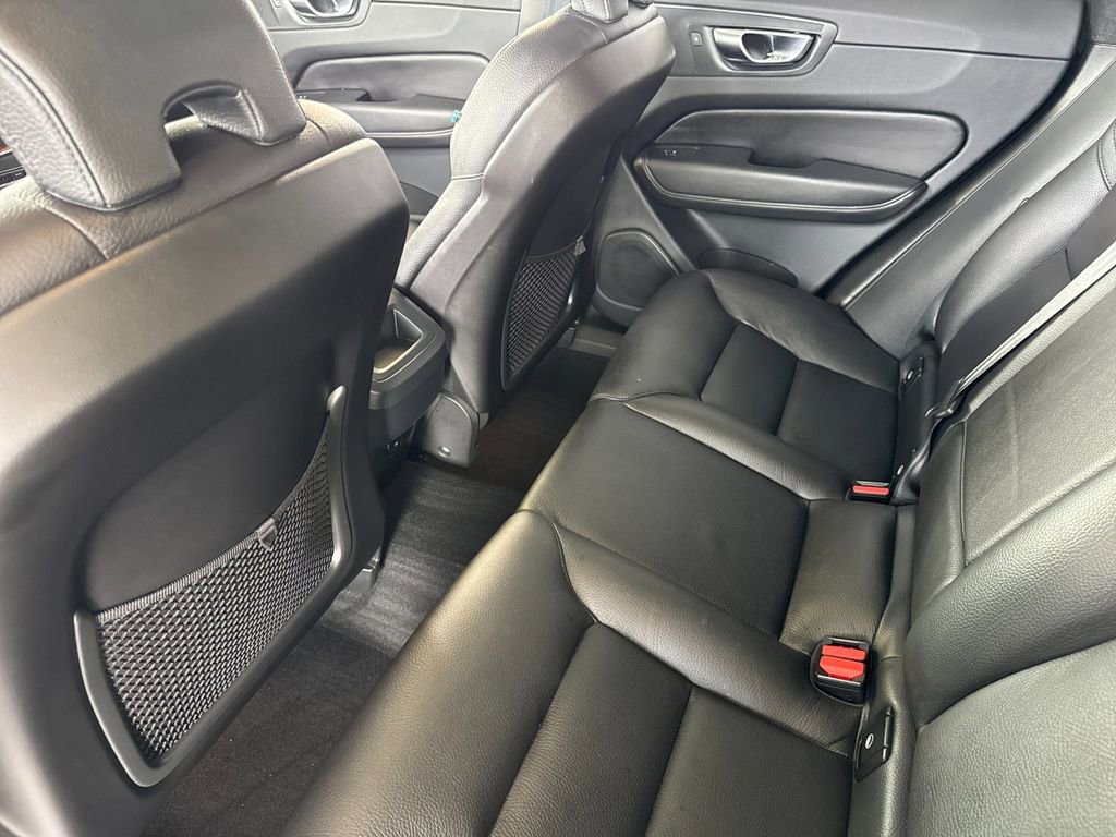 Certified 2023 Volvo XC60 B5 Plus w/ Protection Package Premier image 11
