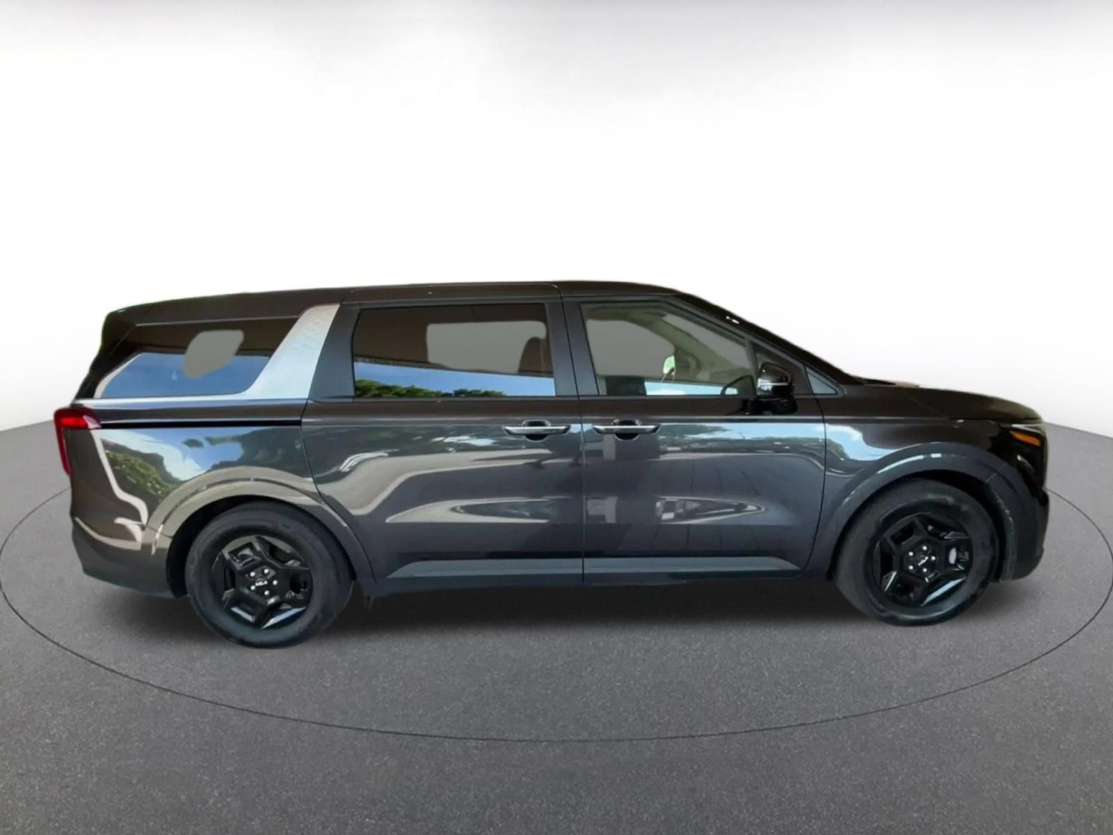 Used 2026 Kia Carnival FWD image 13