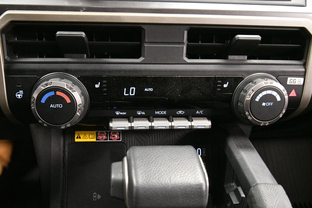 Used 2024 Toyota Tacoma SR5 image 15