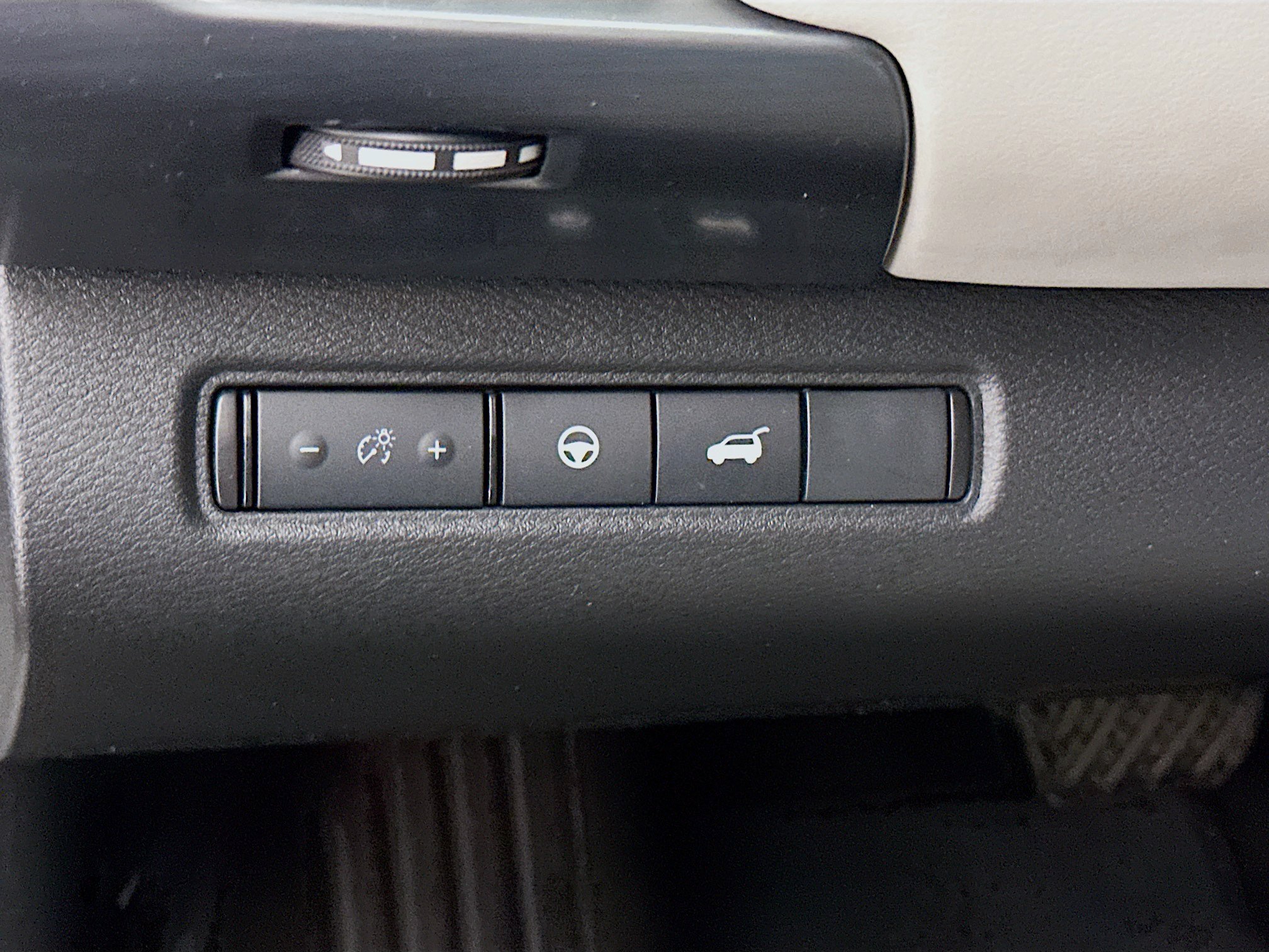 Used 2023 Nissan Pathfinder SL w/ Black Appearance Package AWD/4WD image 17