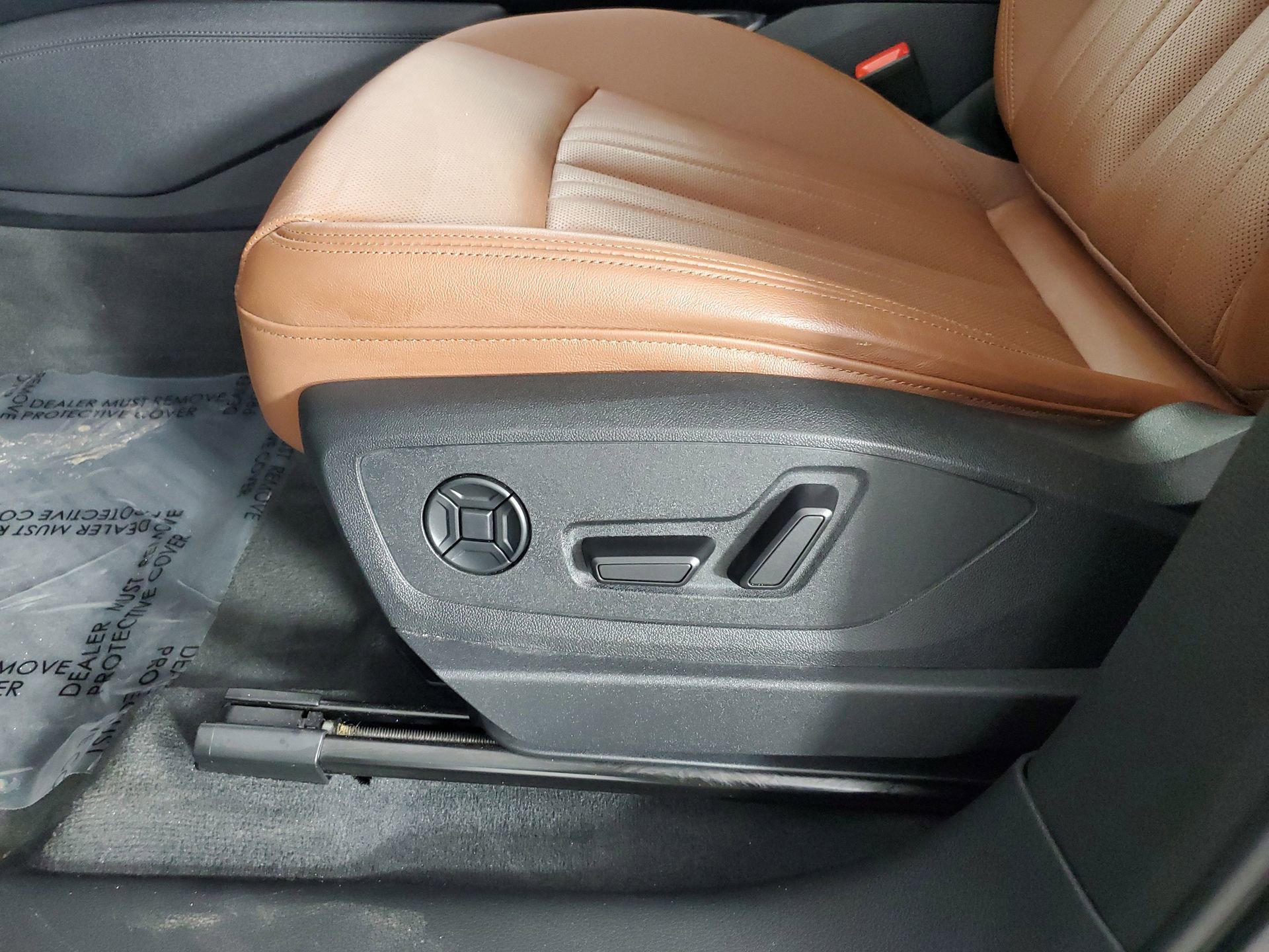 Used 2023 Audi e-tron Premium Plus w/ Premium Plus Package image 29