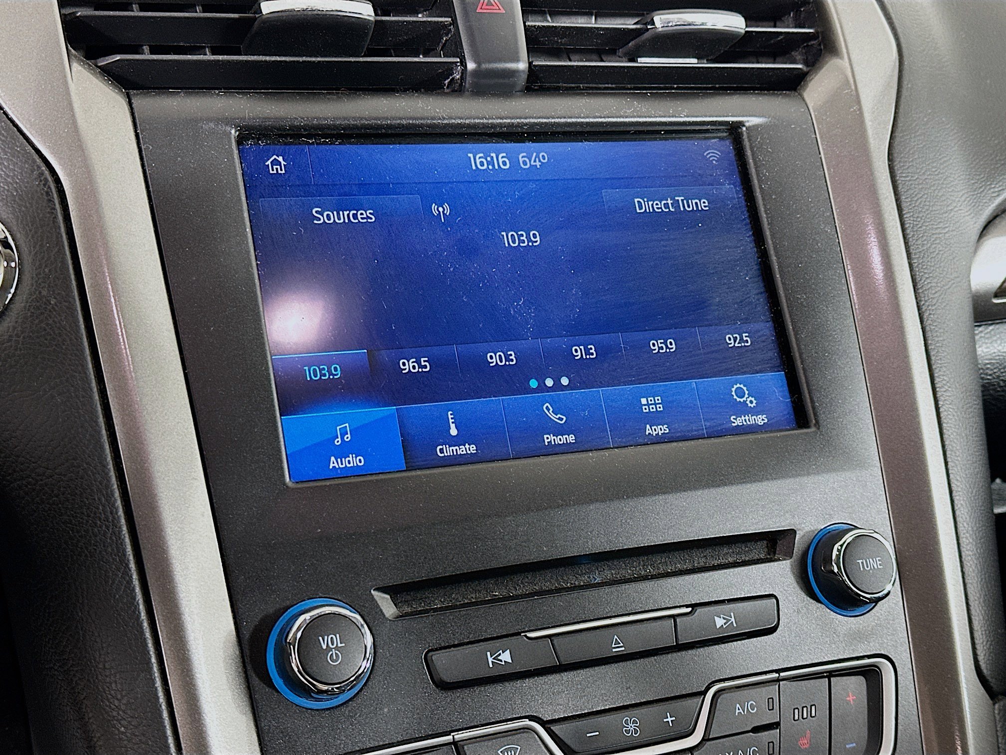 Used 2018 Ford Fusion Energi SE image 21