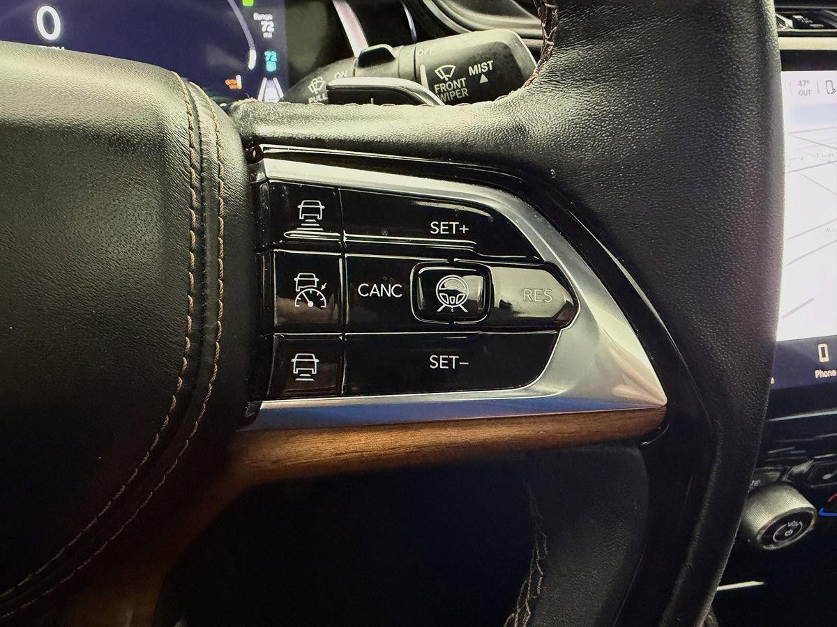 Used 2022 Jeep Grand Cherokee Summit AWD/4WD image 16