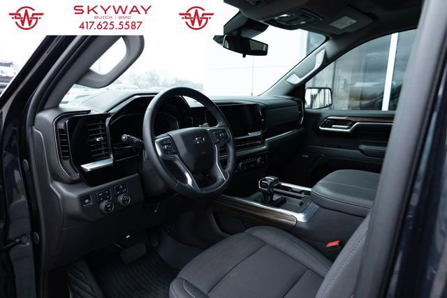 Used 2024 Chevrolet Silverado 1500 LT Trail Boss w/ Convenience Package II image 11