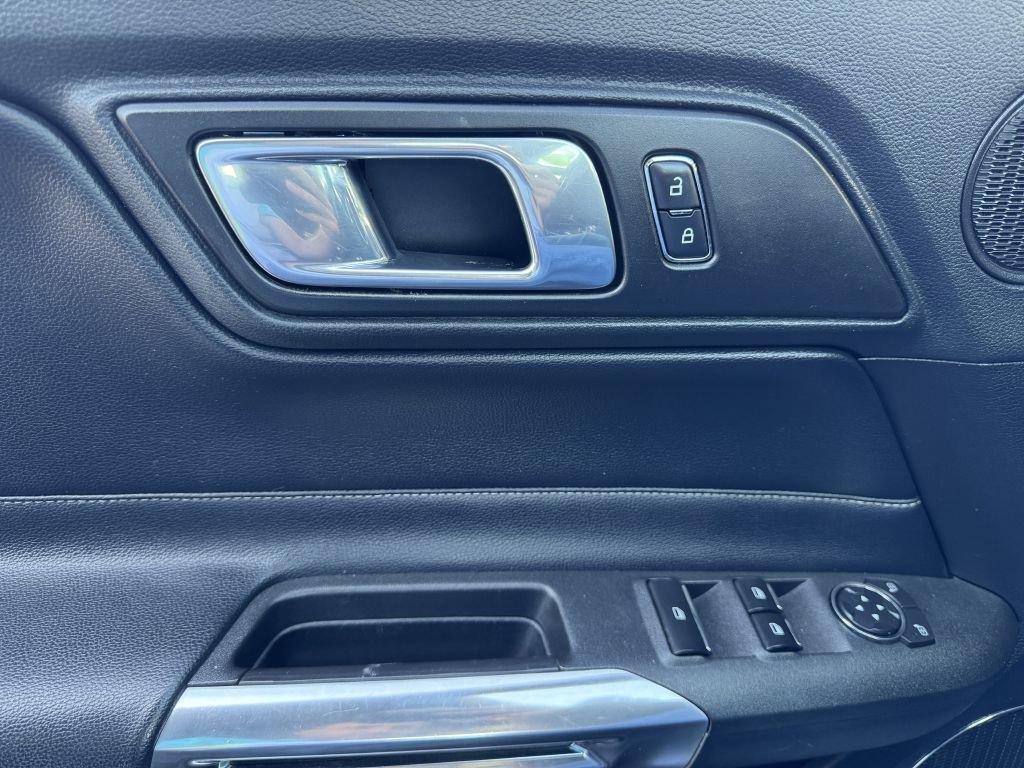 Used 2018 Ford Mustang Premium image 12