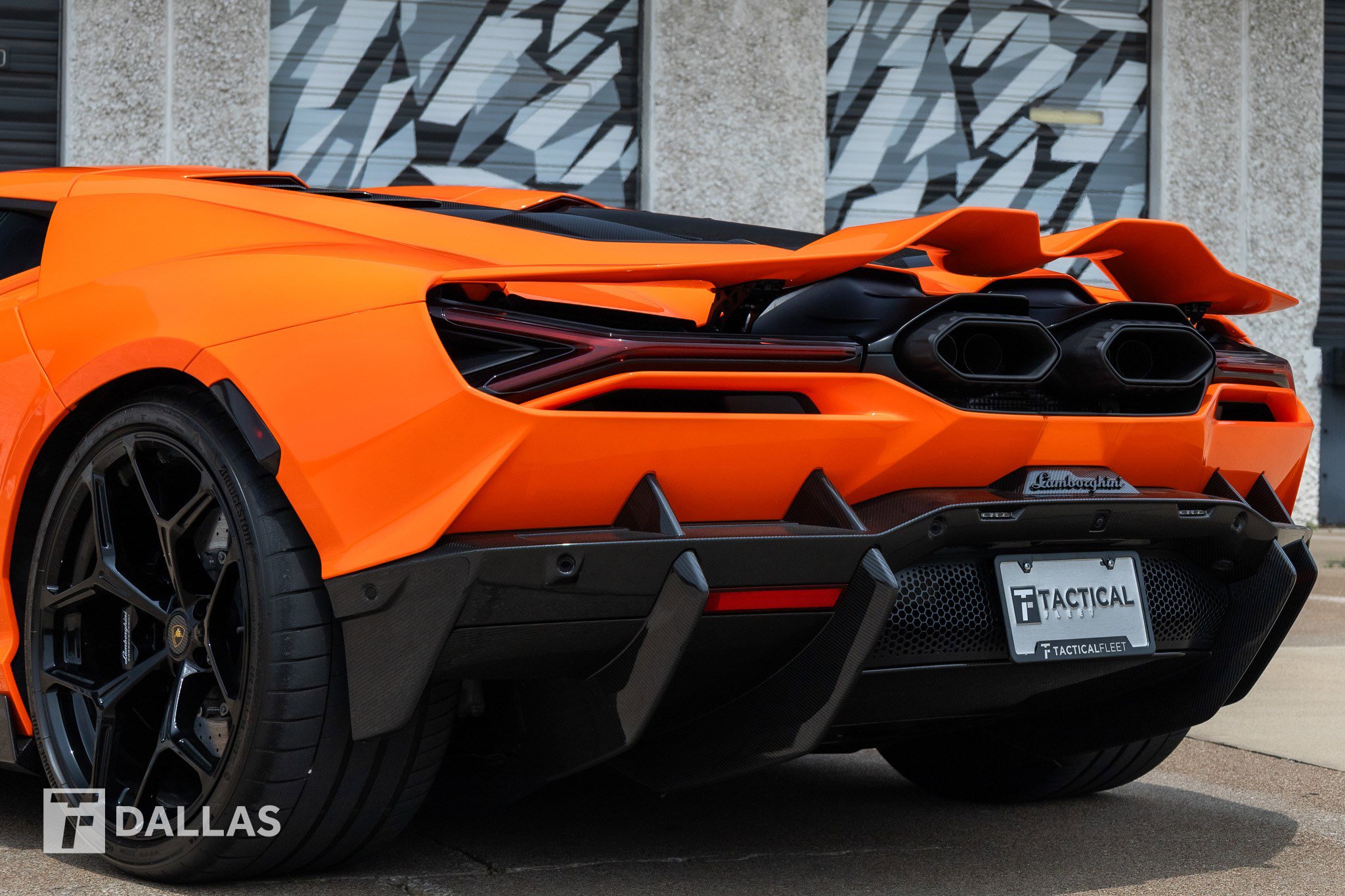 Used 2024 Lamborghini Revuelto AWD/4WD image 11
