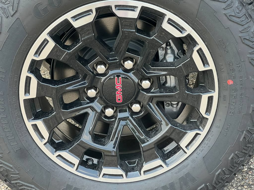 New 2026 GMC Canyon AT4 w/ Technology Plus Package AWD/4WD image 6